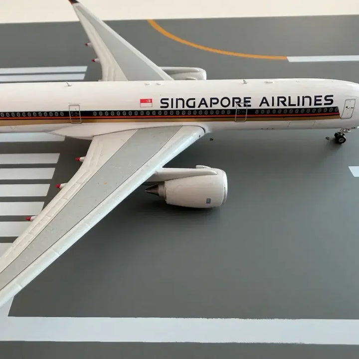 [BUNJANG] Phoenix Singapore Airlines A350-900 1:400 Scale Airplane Model / 피닉스 싱가포르 항공 A350-900 1:400 비행기 모형