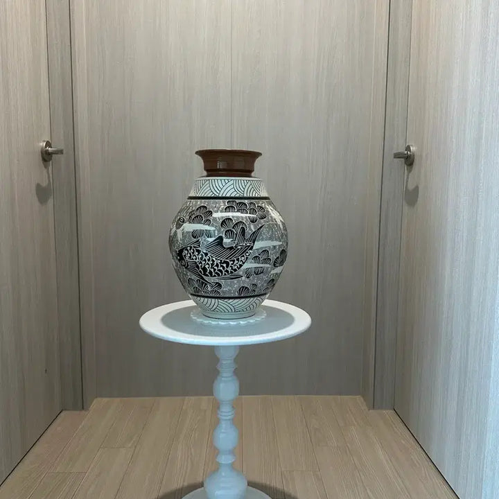 [BUNJANG] Vintage Ceramic Vase with Carp and Lotus Painting / 도자기 화병