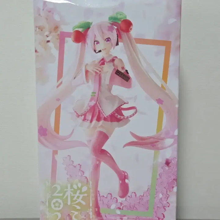 [BUNJANG] Sega Luminasta Sakura Miku 2023 Version Figure (Sealed) / (미개봉) 세가 루미나스타 사쿠라 미쿠 2023 버전 피규어