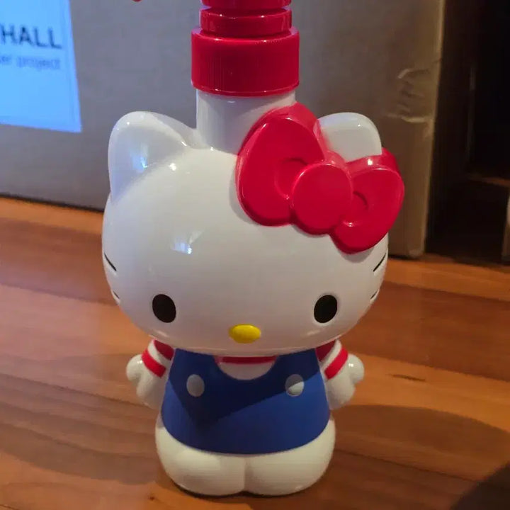 [BUNJANG] Hello Kitty Pump Container / 헬로키티 펌프용기 팝니다