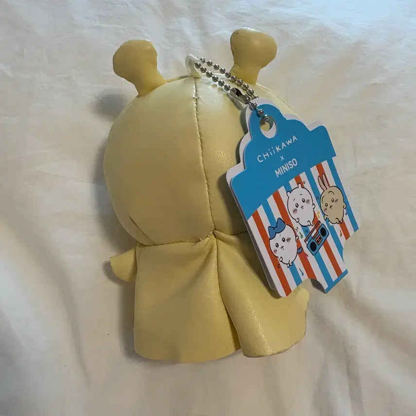 [BUNJANG] Chiikawa Hachiwara Raincoat Plush Keychain / 치이카와 먼작귀 하치와레 우비 인형 키링