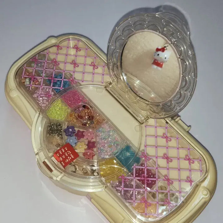 [BUNJANG] Sanrio Classic Kitty Beaded Pencil Case / 산리오 고전 비즈 헬로키티 키티 구슬 스트랩 필통 케이스 소품함 보관함
