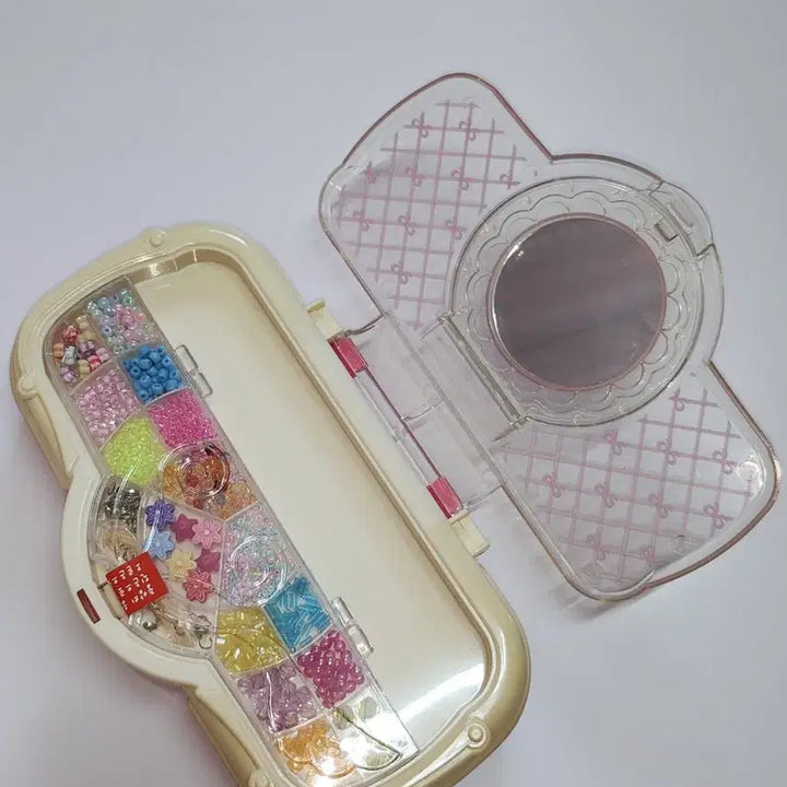 [BUNJANG] Sanrio Classic Kitty Beaded Pencil Case / 산리오 고전 비즈 헬로키티 키티 구슬 스트랩 필통 케이스 소품함 보관함