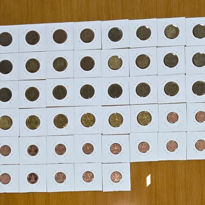 [BUNJANG] South Korean 10 Won Coin Year Set (1966-2024) / 10원 동전 연도별 세트(1966~2024)