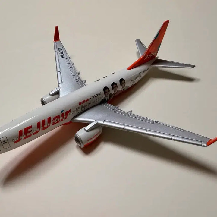 [BUNJANG] Jeju Air Boeing 737-800 Die-cast Model 1:200 Scale / 1:200 제주항공 Boeing 737-800 다이캐스트 모형