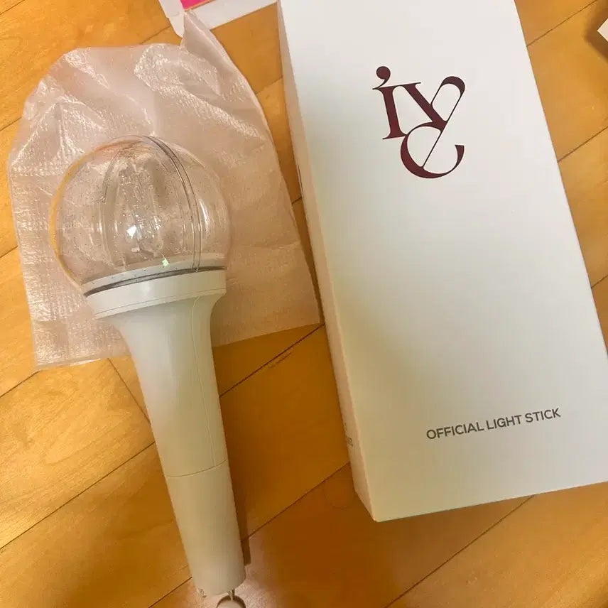 [BUNJANG] IVE Official Light Stick Unused / 아이브 응원봉 (미사용)
