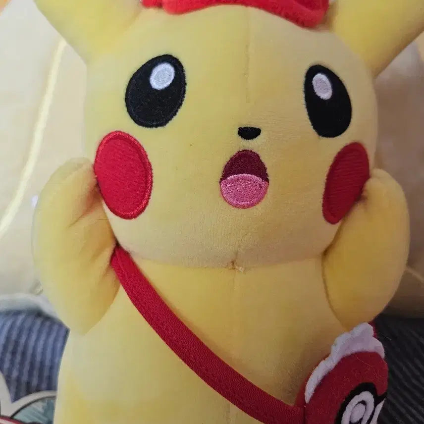 [BUNJANG] Lotte Tower Pikachu Plush Doll / 6월까지)포켓몬 롯데타워 피카츄 봉제인형