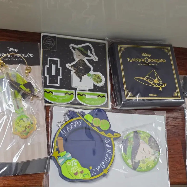 [BUNJANG] Twisted Wonderland Sebek Zigvolt 2023 Bloom Birthday Acrylic Stand, Brooch, Badge Set / 트위스테 세벡 2023 생일굿즈 아크릴스탠드 브로치 뱃지 블룸버스데이