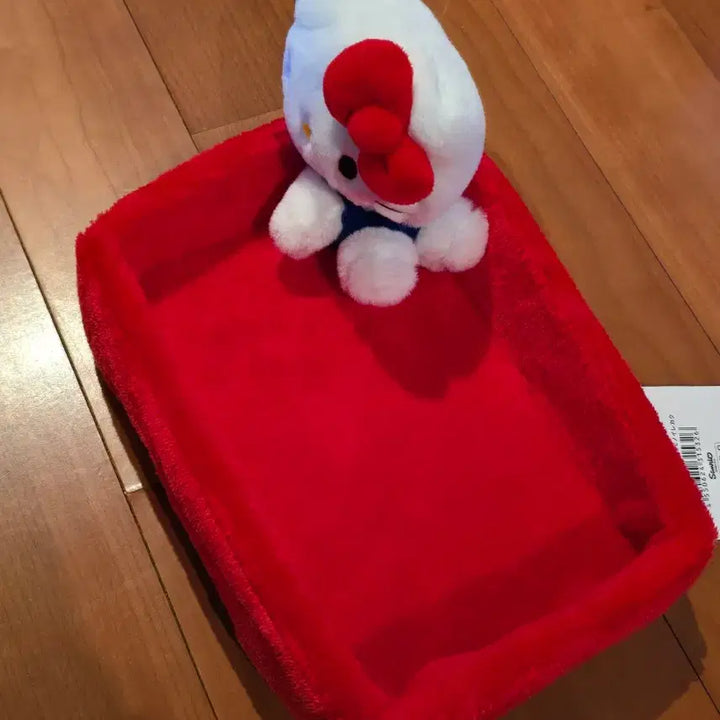 [BUNJANG] Hello Kitty Plush Basket / 헬로키티 털 바구니 팝니다!