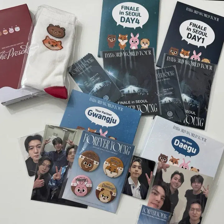[BUNJANG] Day6 Forever Young Event Gift Bundle / 데이식스 포에버영 기프트 새상품