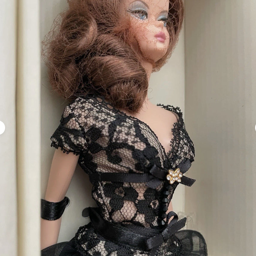 [BUNJANG] Mattel Barbie Fashion Model Collection A Trace of Lace Gold Label Brunette Doll (Limited Edition) / 실크스톤(한정판) Trace of Lace Barbie Doll