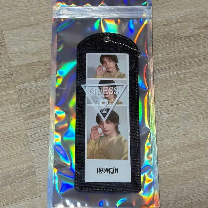 [BUNJANG] Stray Kids Hyunjin Guess Denim Four-Cut Keyring (Sealed) / (미개봉) 스트레이키즈 현진 게스 데님 네컷 키링 판매