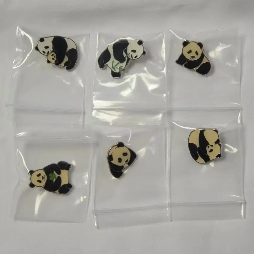 [BUNJANG] Everland Bao Family Metal Random Badge Bundle Set / 에버랜드 바오패밀리 랜덤배지 (일괄)