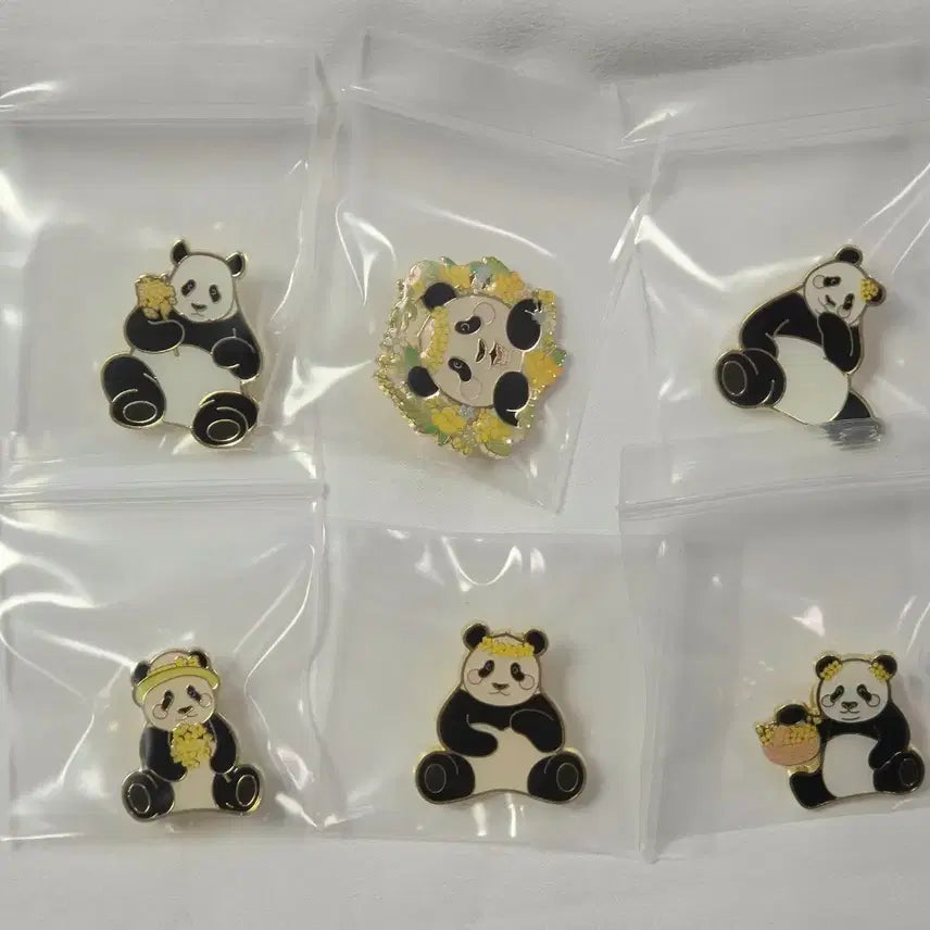 [BUNJANG] Everland Bao Family Ucchae Random Badge Bundle Set / 에버랜드 바오패밀리 유채 랜덤배지 (일괄)