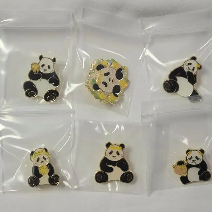 [BUNJANG] Everland Bao Family Ucchae Random Badge Bundle Set / 에버랜드 바오패밀리 유채 랜덤배지 (일괄)