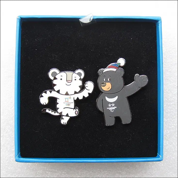 [BUNJANG] Soohorang &amp; Bandabi Olympic Mascot Badge Set / 평창동계올림픽 수호랑 반다비 배지 세트