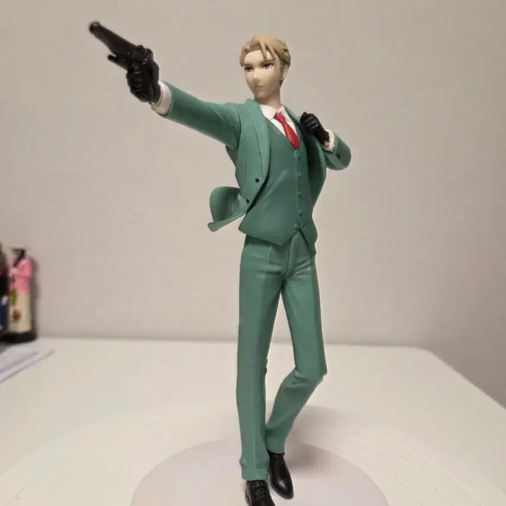 [BUNJANG] Spy x Family Loid Forger Figure (No Box) / 스파이 패밀리 로이드 포저 피규어(노박스)