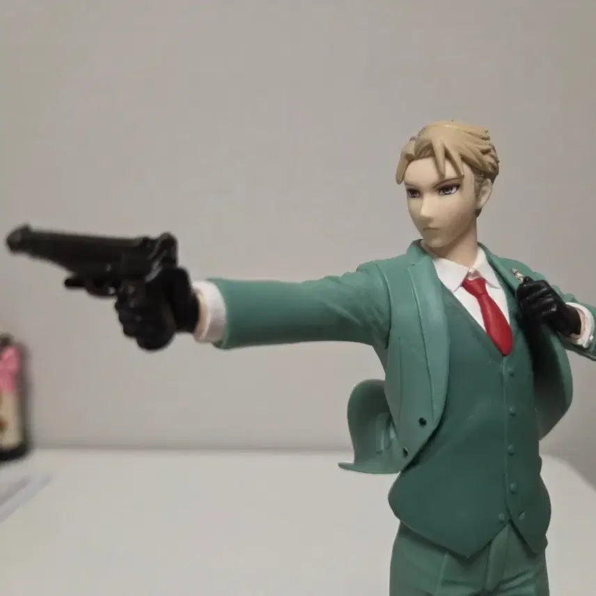 [BUNJANG] Spy x Family Loid Forger Figure (No Box) / 스파이 패밀리 로이드 포저 피규어(노박스)