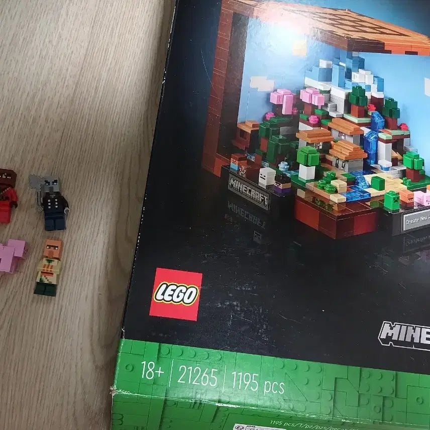 [BUNJANG] LEGO Minecraft 21265 The Crafting Table - Used with Minifigure Service / 레고 마인크래프트 21265 작업대 중고 미피 서비스 포함