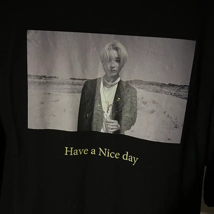 [BUNJANG] SEVENTEEN Jeonghan Odd To You T-Shirt M Size / 오드투유 정한 티셔츠 M 양도