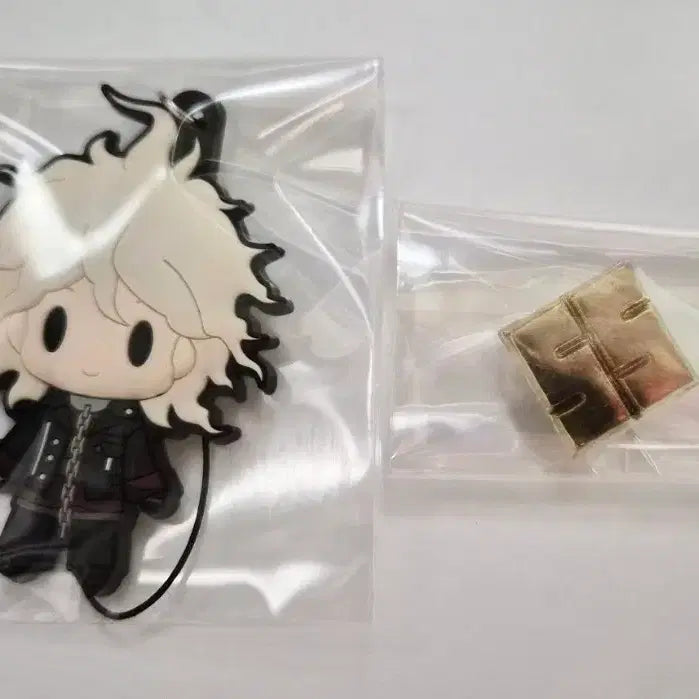 [BUNJANG] Super Danganronpa Komaeda (Meshitsukai) Rubber Strap &amp; Emblem Badge / 슈퍼 단간론파 코마에다 (메시츠카이) 러버스트랩 &amp; 문양 뱃지