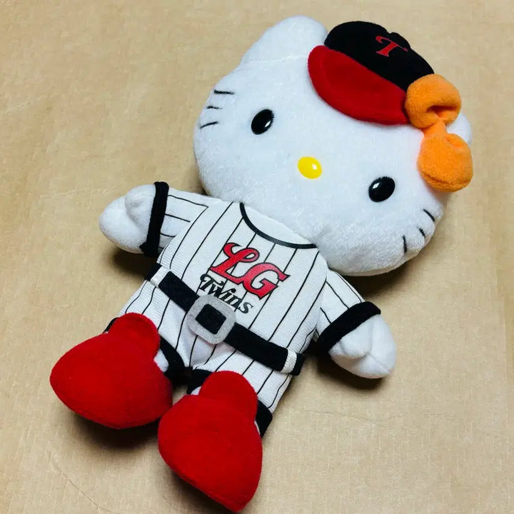 [BUNJANG] LG Twins Baseball Kitty Doll / 엘지트윈스 야구키티인형