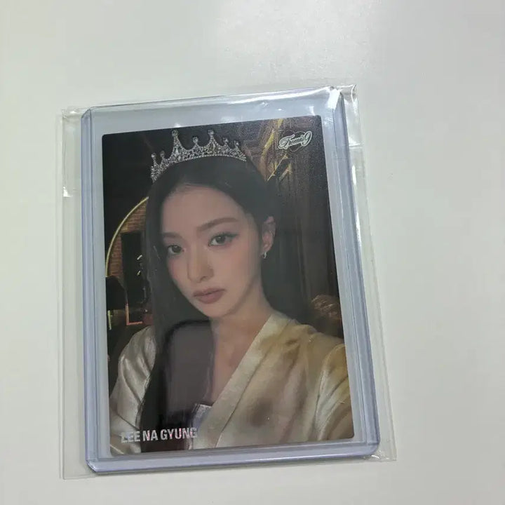 [BUNJANG] fromis_9 Lee Nagyung Teleca Card Limited Edition 99 / 프로미스나인 프미나 이나경 테레카 카드 99한정