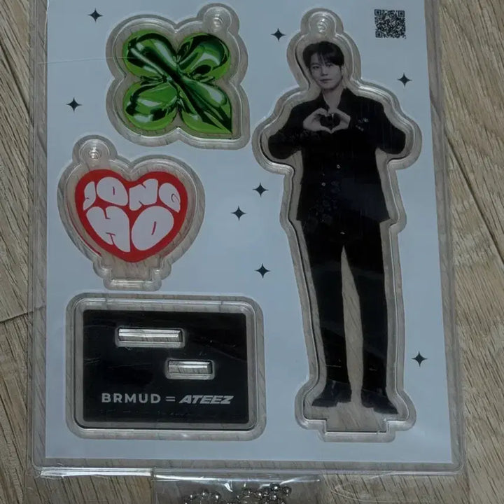 [BUNJANG] ATEEZ Seonghwa &amp; Jongho BRMUD Acrylic Stand &amp; Keychain Bundle Set / BRMUD ATEEZ 성화 종호 아크릴 스탠드 키링