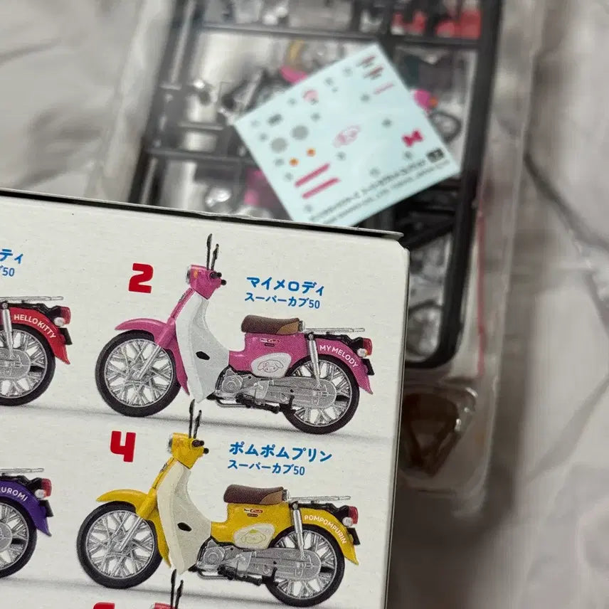 [BUNJANG] Sanrio Super Cub My Melody Motorcycle Figure (1/24 Scale) / 산리오 슈퍼커브 마이멜로디 오토바이 피규어