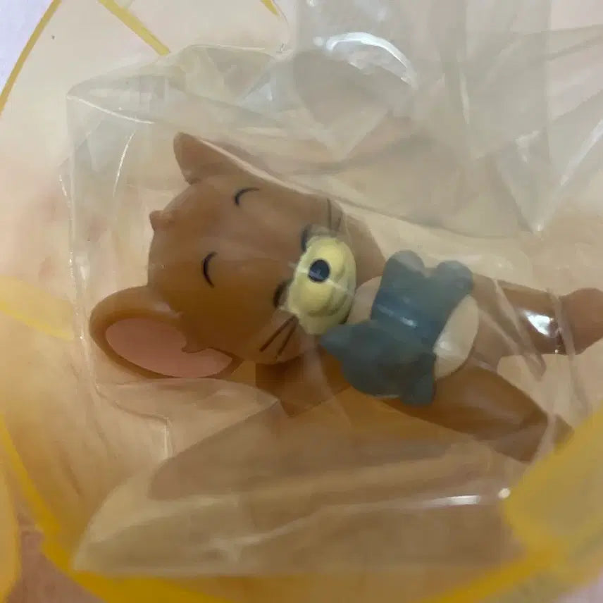 [BUNJANG] Tom and Jerry "Still Want to Sleep!" Jerry Gacha Figure (Sealed) / [미개봉 새상품] 톰과제리 아직 자고 싶어! 제리 가챠