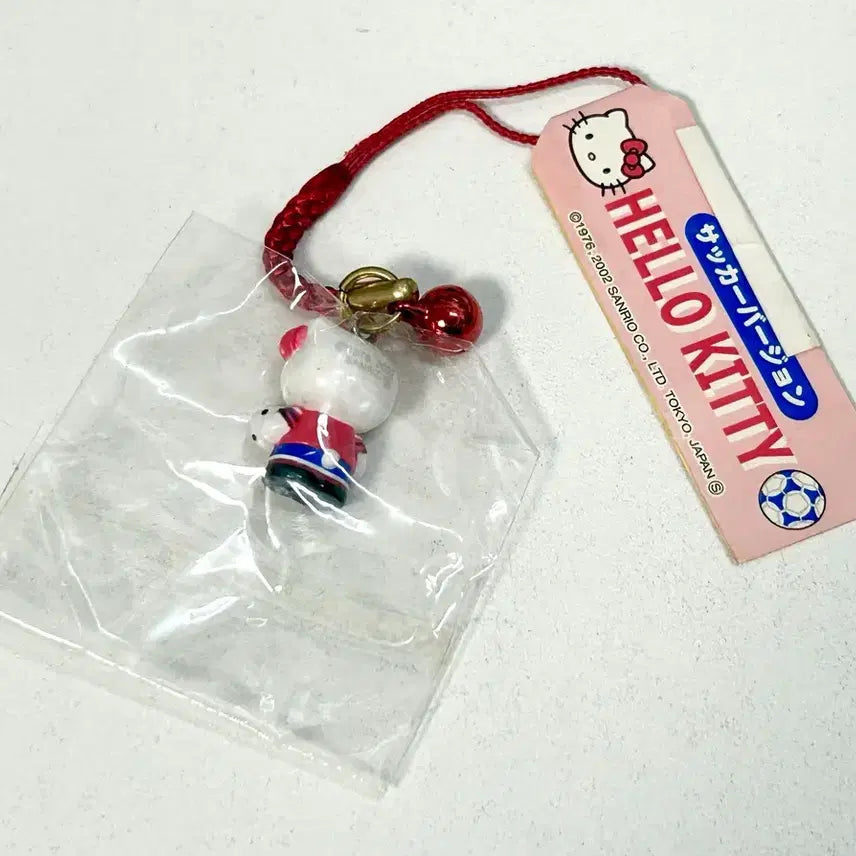 [BUNJANG] Vintage Hello Kitty Soccer Strap (Sealed) / 축구 키티스트랩 축구키티 운동키티 고전키티 고전 키티스트랩 미개봉 양도