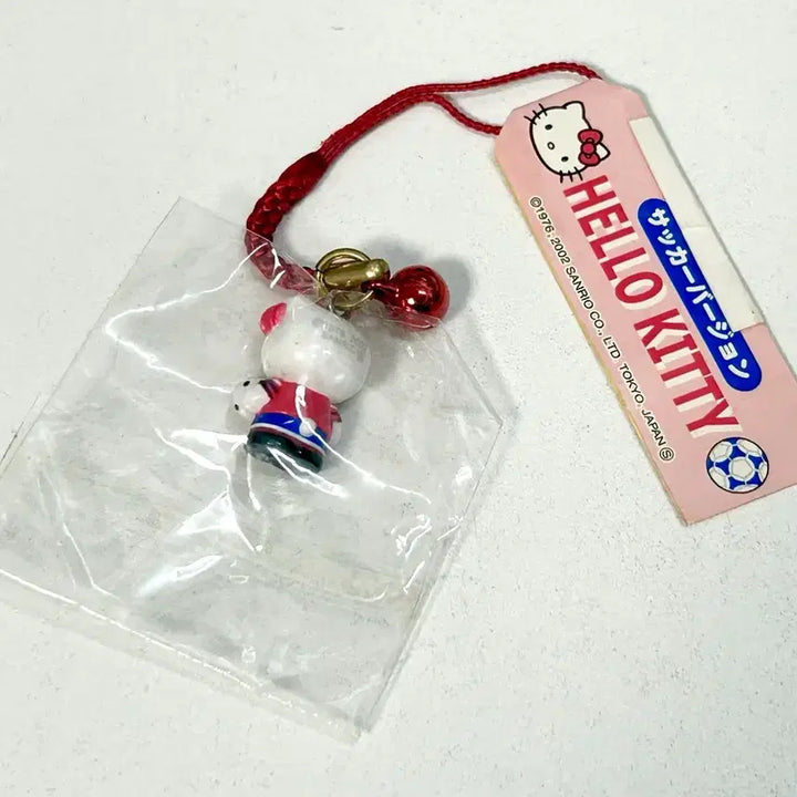 [BUNJANG] Vintage Hello Kitty Soccer Strap (Sealed) / 축구 키티스트랩 축구키티 운동키티 고전키티 고전 키티스트랩 미개봉 양도