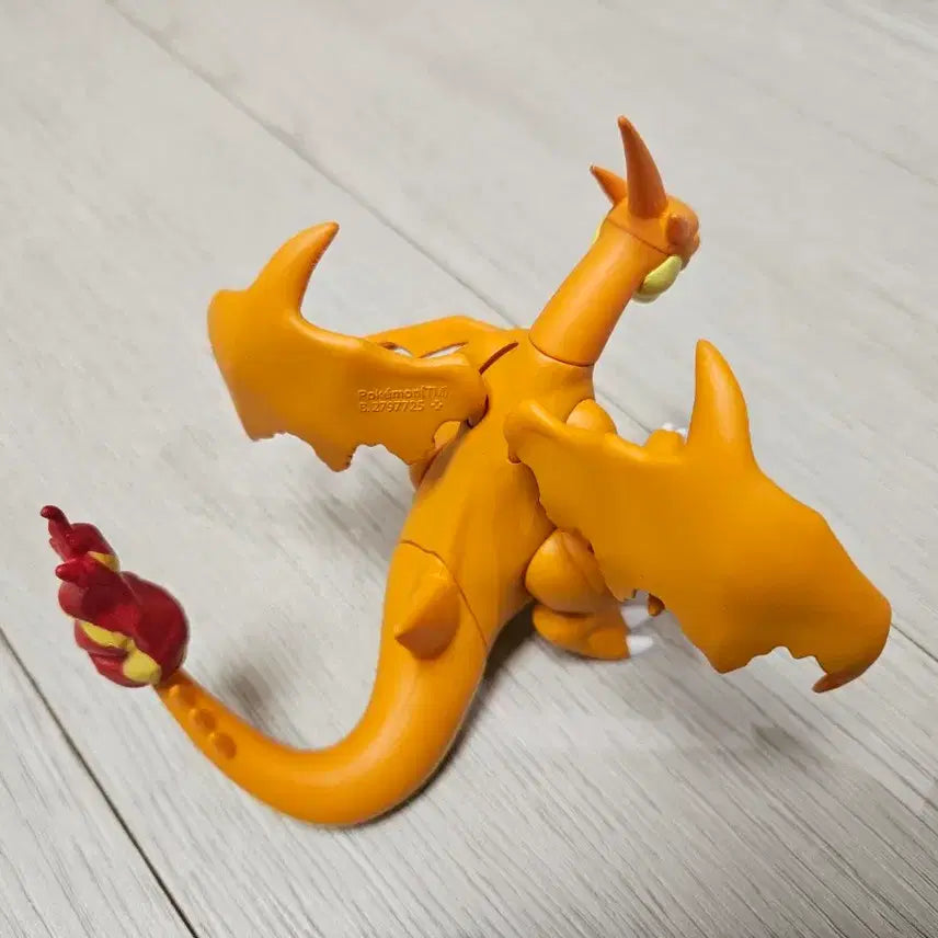 [BUNJANG] Mega Charizard Y Assembled Figure Gacha / 조립피규어 가챠 메가리자몽 y