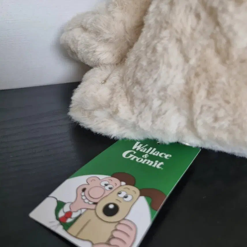 [BUNJANG] Wallace &amp; Gromit Medium Dog Plush Doll / 윌리스와 그로밋 강아지 중형 인형