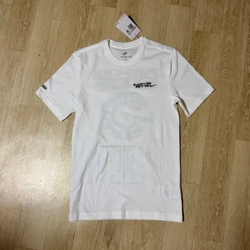 [BUNJANG] Nike BTS Limited Edition T-Shirt White XS / 나이키 BTS 반팔 티셔츠 화이트 - XS사이즈 새상품