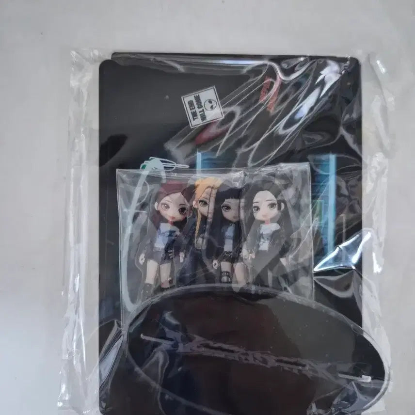 [BUNJANG] Aespa Acrylic Stand Sealed / 에스파 아크릴 스탠드 미개봉