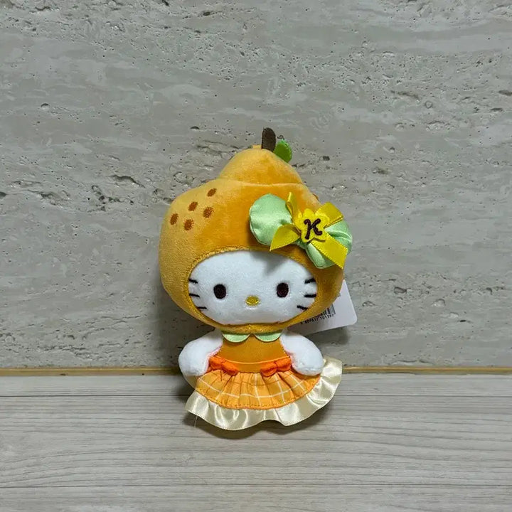 [BUNJANG] Sanrio Hello Kitty Jeju Hallabong Doll Charm / 제주 한라봉 키티 인형 키링