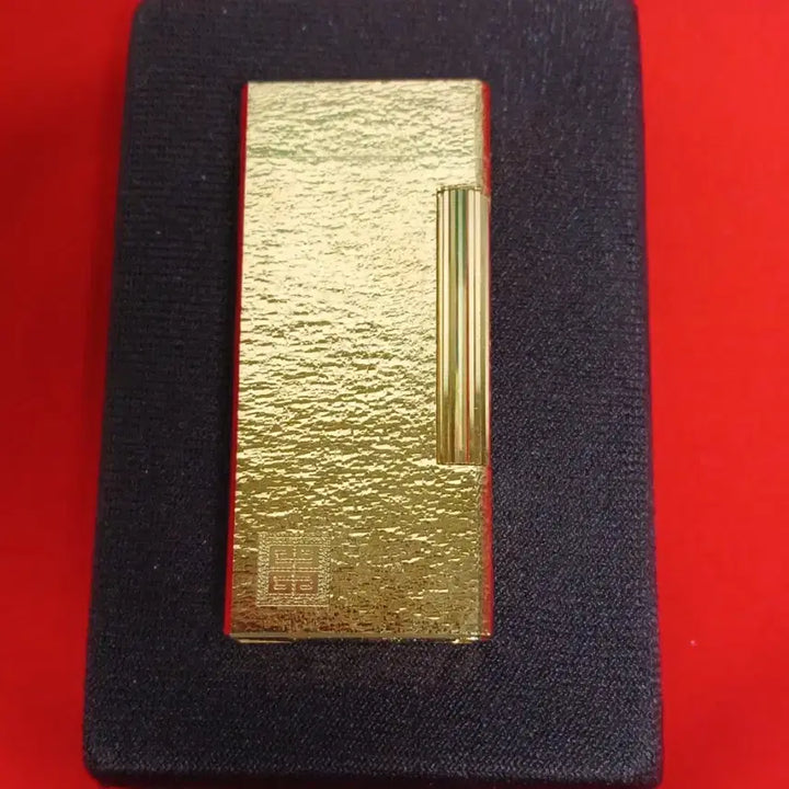 [BUNJANG] Givenchy 2000 Gold Gas Lighter Full Set (Unused) / *지방시 골드 라이터 풀박스 포함