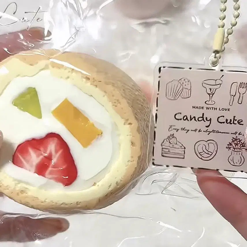 [BUNJANG] Candy Cute Rolled Cake Squishy Toy / Candy cute 후르츠 롤케이크 말랑이