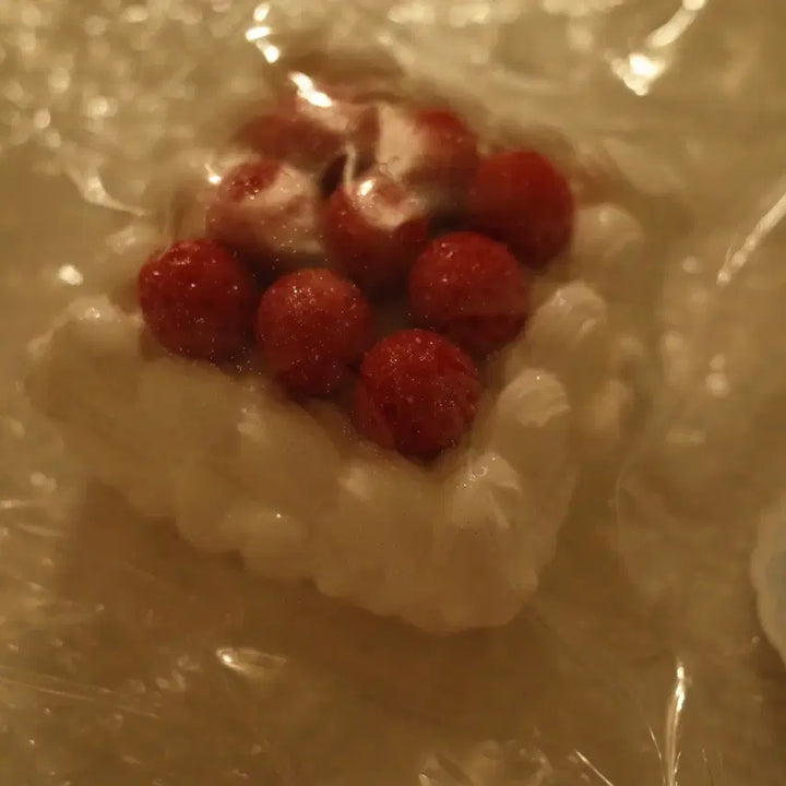 [BUNJANG] Strawberry Cake Squishy / 샤오홍슈 해외샵 딸기케이크 말랑이
