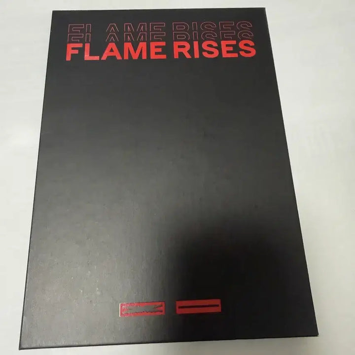 [BUNJANG] LE SSERAFIM Flame Rises Photobook / 르세라핌 flame rises 포토북