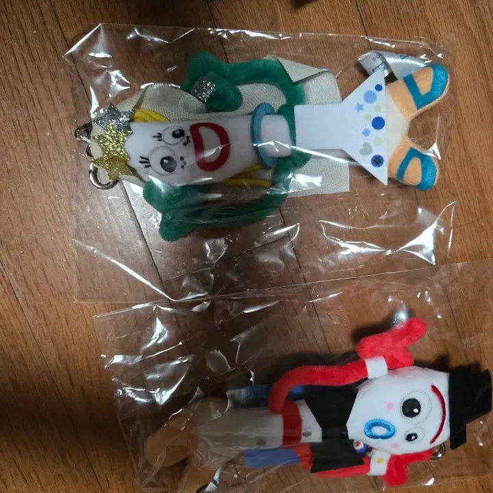 [BUNJANG] Toy Story 5 Forky &amp; Karen Wedding Keyring / 토이 스토리5. 포키&amp;캐런웨딩키링