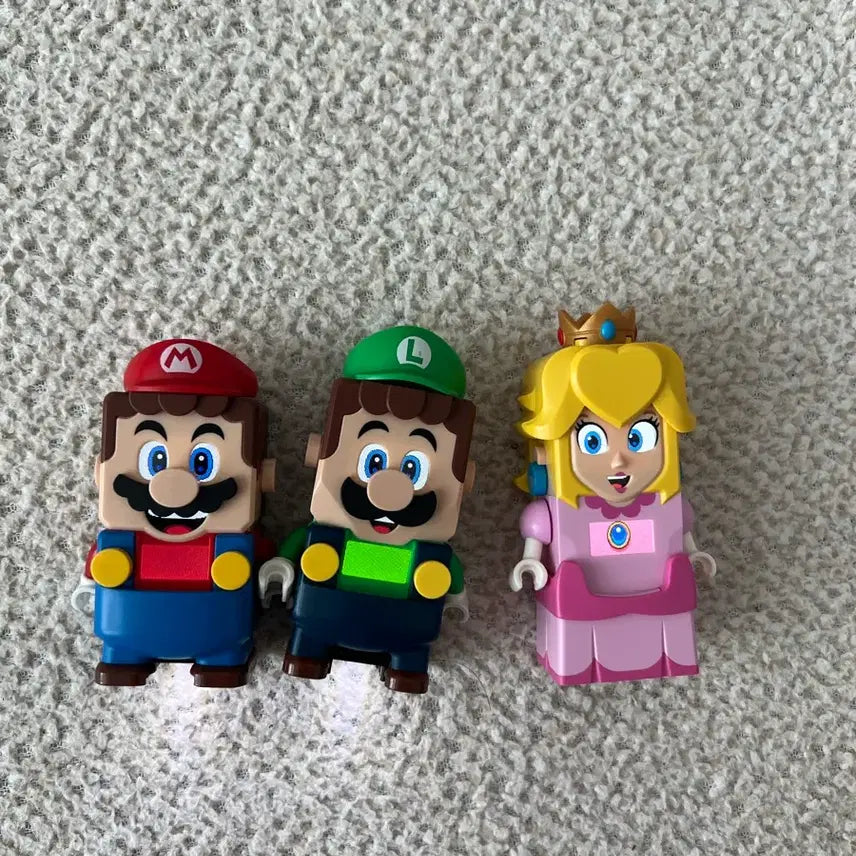 [BUNJANG] LEGO Super Mario Mario, Luigi, Peach 3 Figure Set / 레고 슈퍼마리오 마리오 루이지 피치 3종 피규어 세트