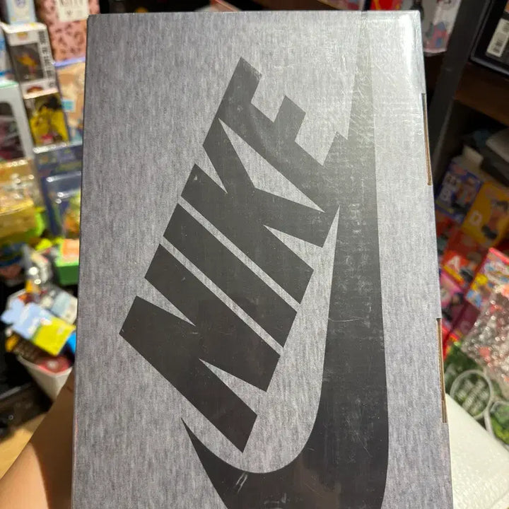 [BUNJANG] Bearbrick Nike Tech Fleece 400% &amp; 100% Set (Sealed) / 베어브릭 400/100 나이키 테크플리스 미개봉 팔아요.