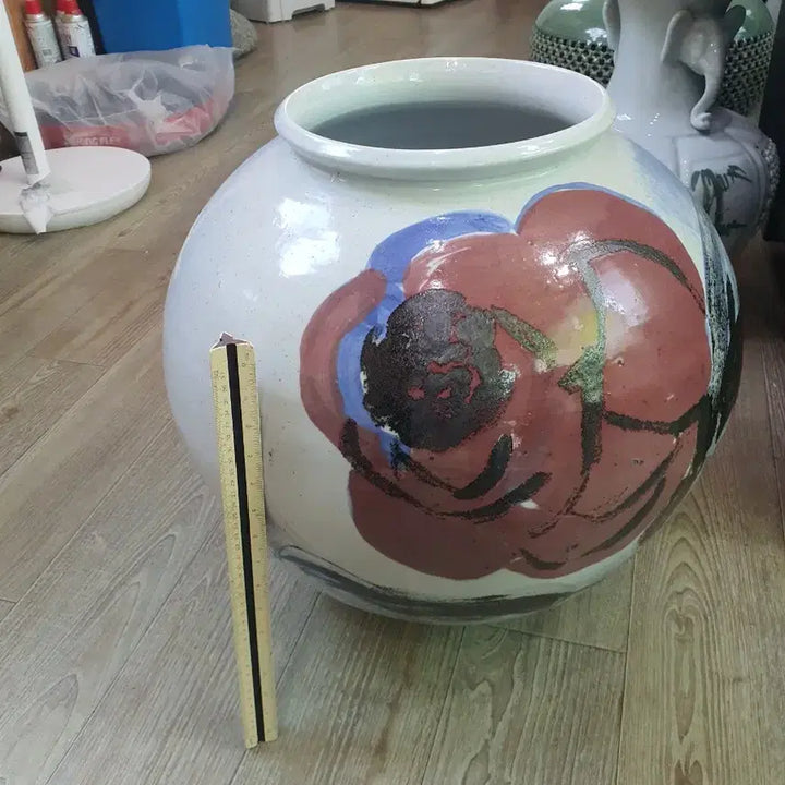 [BUNJANG] Large Celadon Vase with Abstract Floral Motif / 달항아리