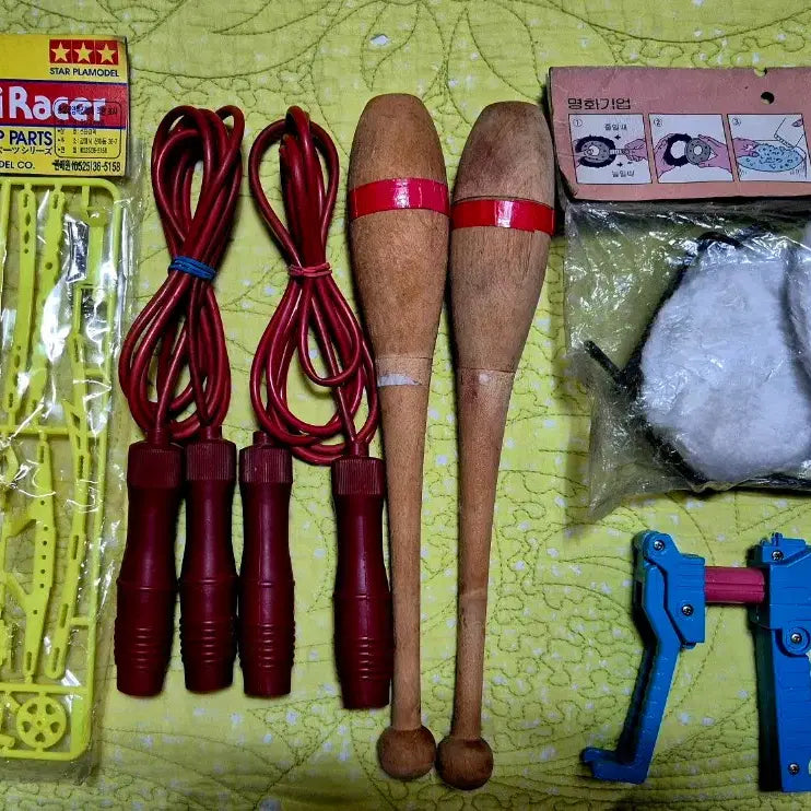[BUNJANG] 1980s Vintage Toys and Sports Equipment Bundle / 1980~추억의 장난감외 체육용품 일괄
