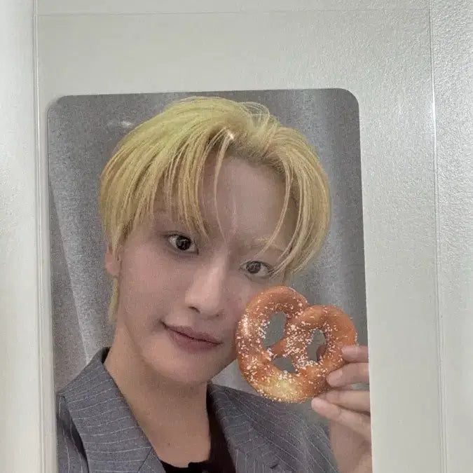 [BUNJANG] ATEEZ Seonghwa Offline Cafe Event Photocard Golden Hour: Part.5 Pretzel Hand-Drawn Ver. / 에이티즈 카페 특전 성화