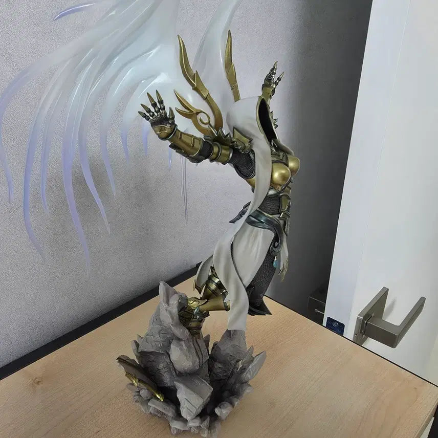 [BUNJANG] Taurus Auriel Diablo Figure / 타우러스 아우리엘 (디아블로) 피규어 팝니다.