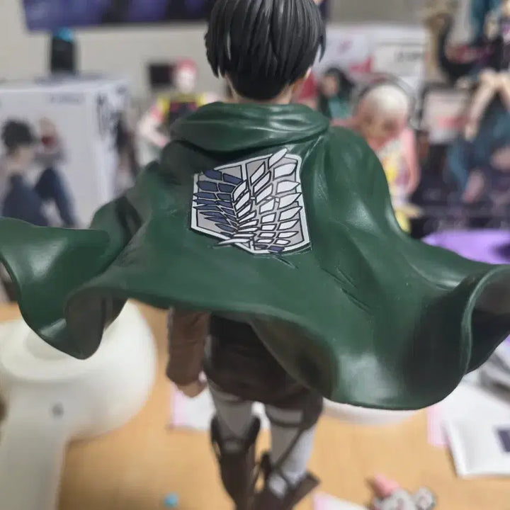 [BUNJANG] Attack on Titan Levi Ackerman Figure / 진격의 거인 리바이 피규어
