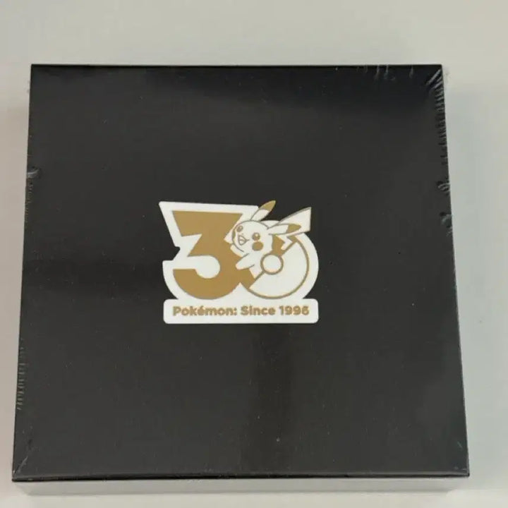 [BUNJANG] Pokemon Store 30th Anniversary April Badge / 포켓몬스토어 30주년 4월 뱃지